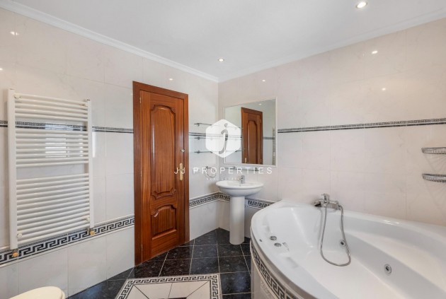 Z drugiej ręki - Villa -
Rojales - Pueblo Bravo