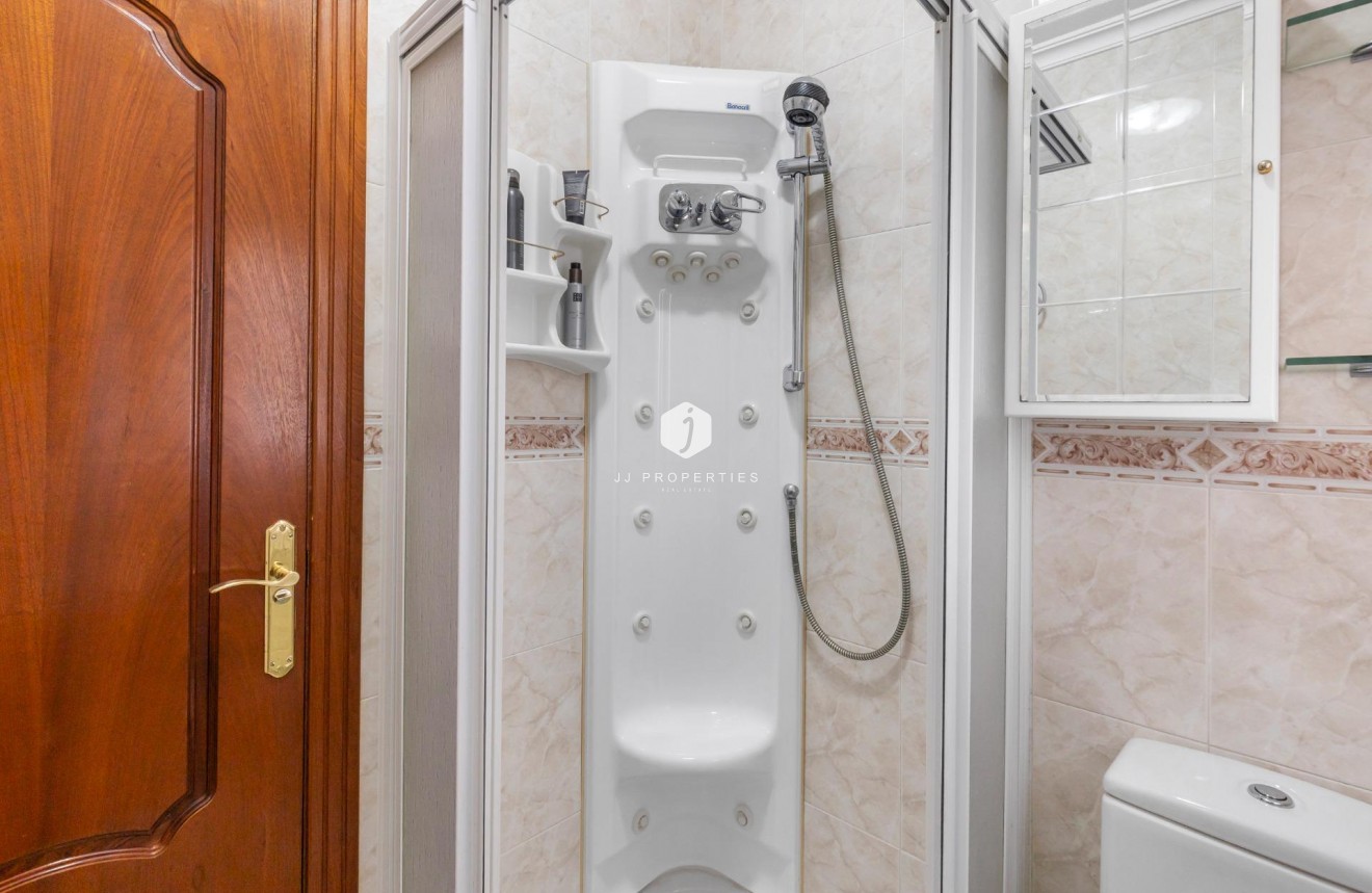 Z drugiej ręki - Villa -
Rojales - Pueblo Bravo
