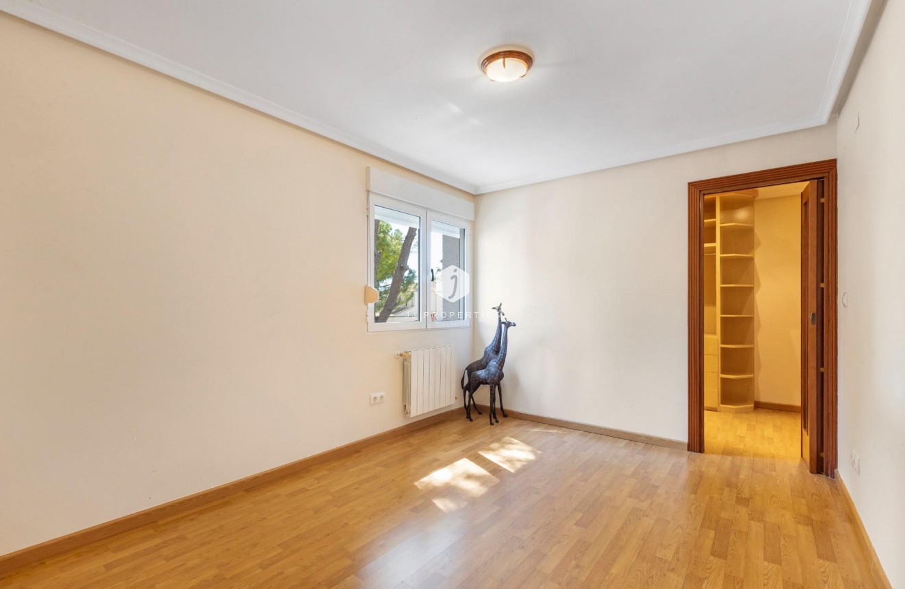 Z drugiej ręki - Villa -
Rojales - Pueblo Bravo