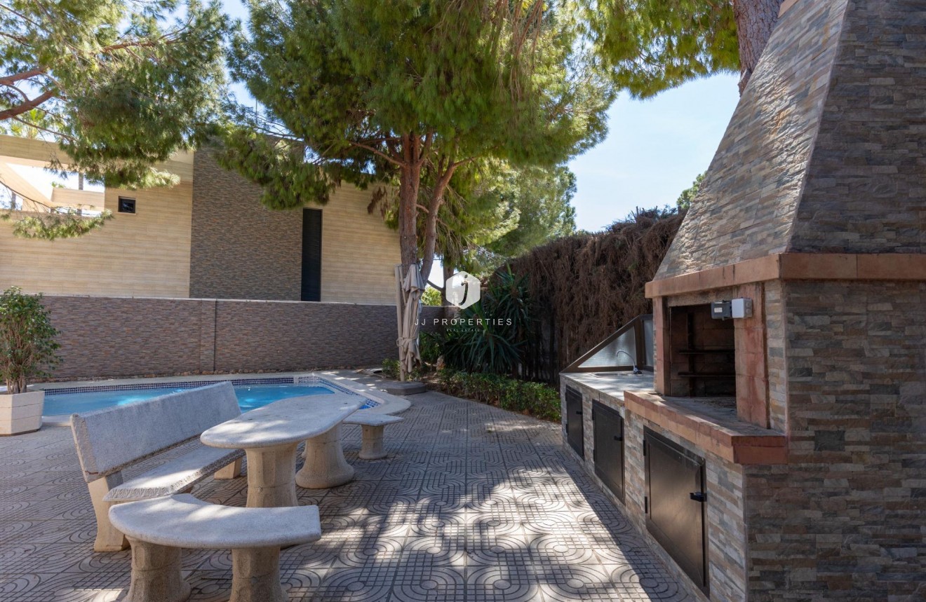 Z drugiej ręki - Villa -
Rojales - Pueblo Bravo