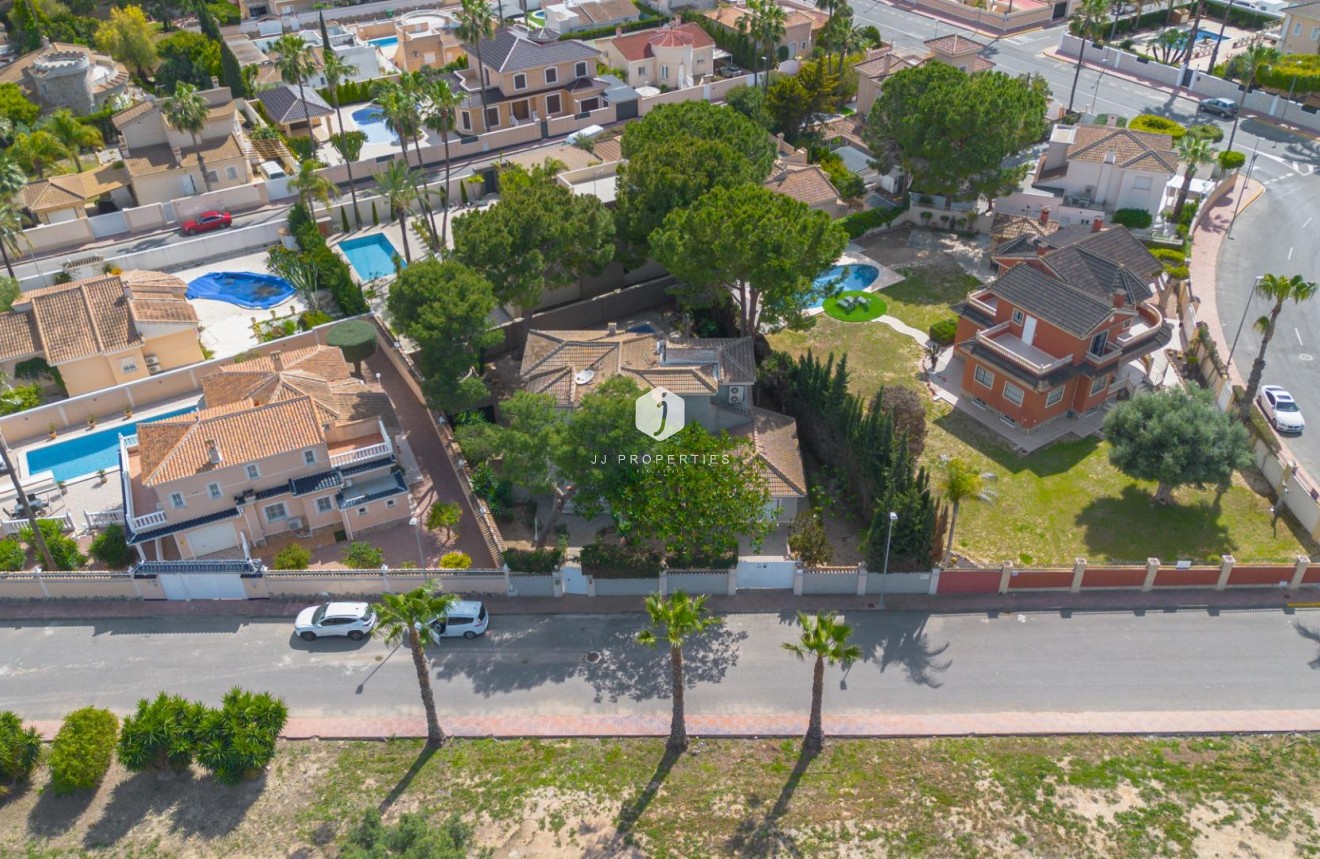 Z drugiej ręki - Villa -
Rojales - Pueblo Bravo