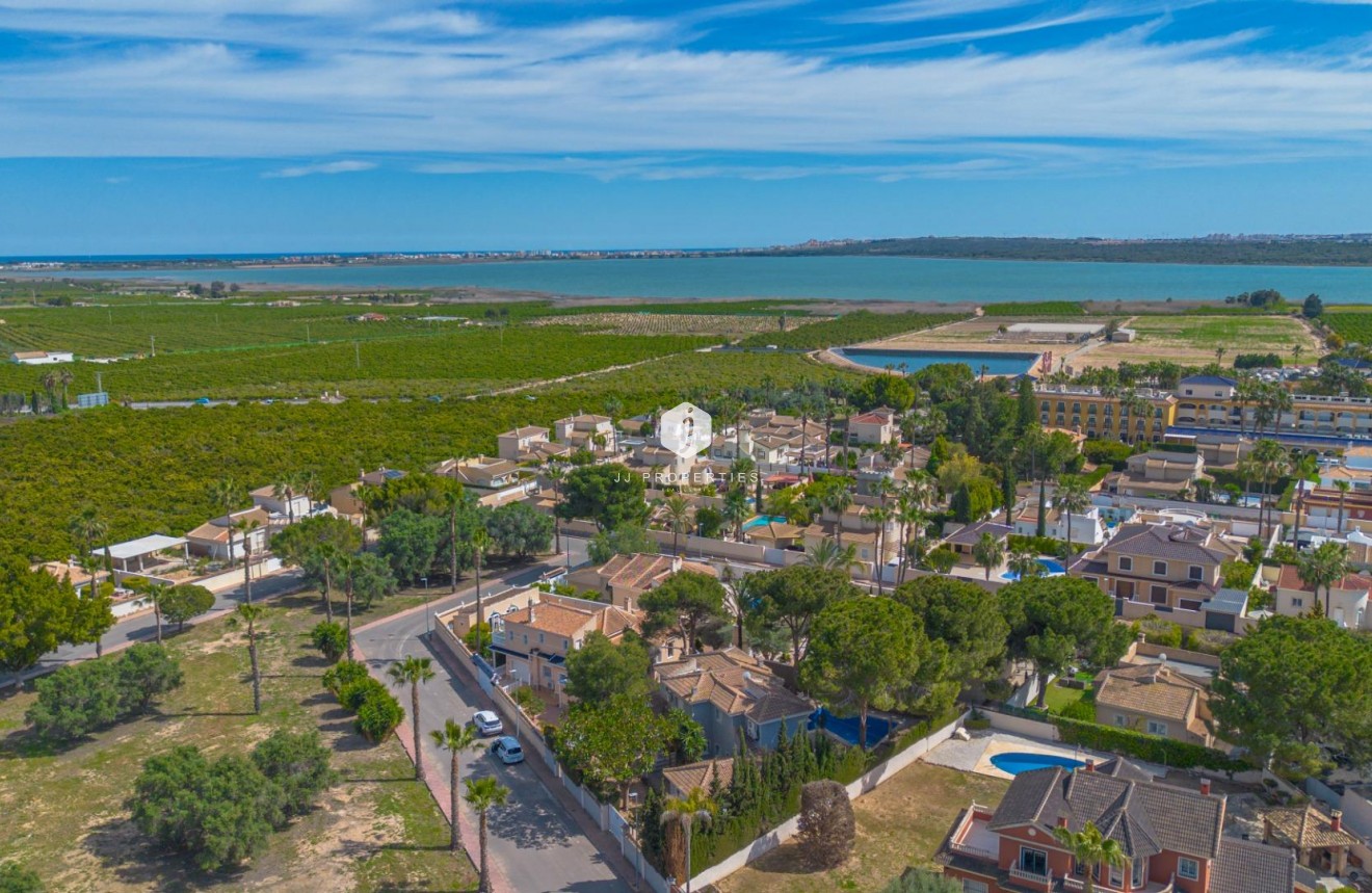 Z drugiej ręki - Villa -
Rojales - Pueblo Bravo