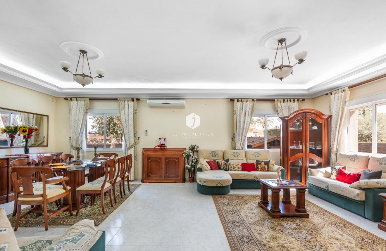Z drugiej ręki - Villa -
Rojales - Pueblo Bravo