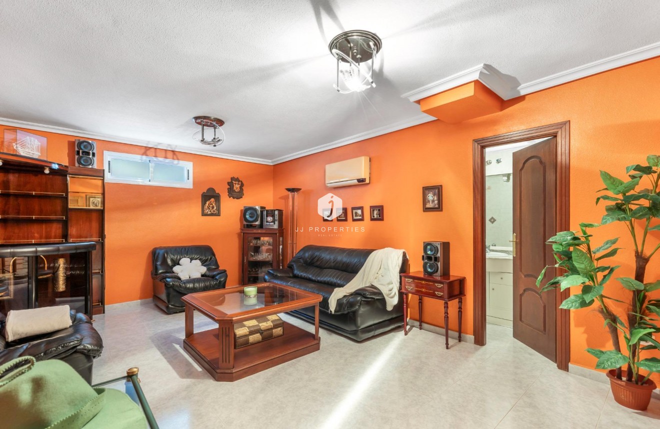 Z drugiej ręki - Villa -
Rojales - Pueblo Bravo