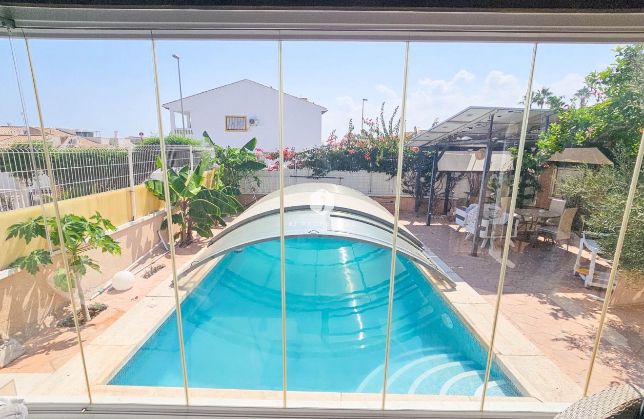 Tweedehands - Villa -
Orihuela Costa - Cabo Roig