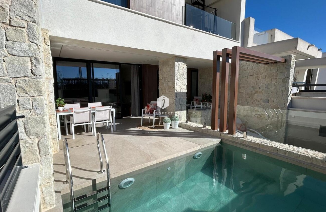 Resale - Chalet -
Dolores - Costa Blanca