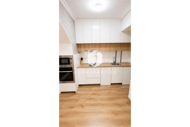 Resale - Chalet -
Orihuela Costa - La Zenia