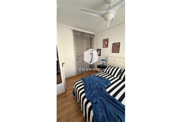 Resale - Chalet -
Orihuela Costa - La Zenia