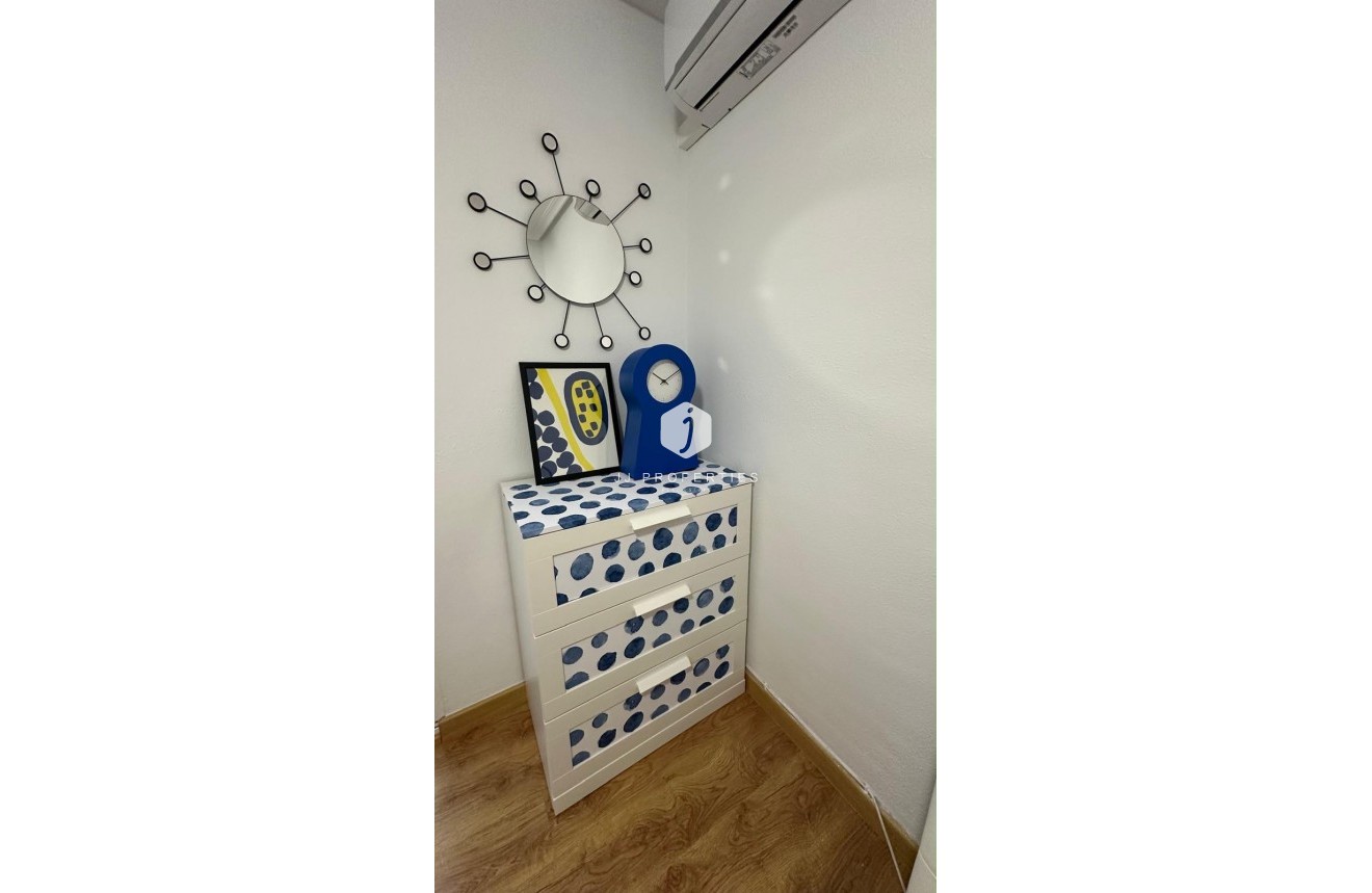 Resale - Chalet -
Orihuela Costa - La Zenia