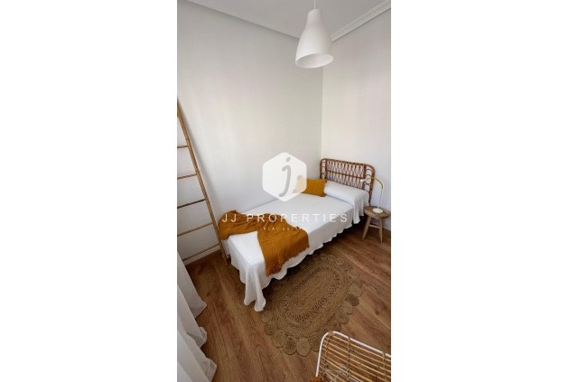 Resale - Chalet -
Orihuela Costa - La Zenia