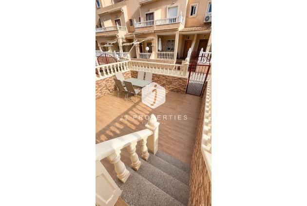 Resale - Chalet -
Orihuela Costa - La Zenia