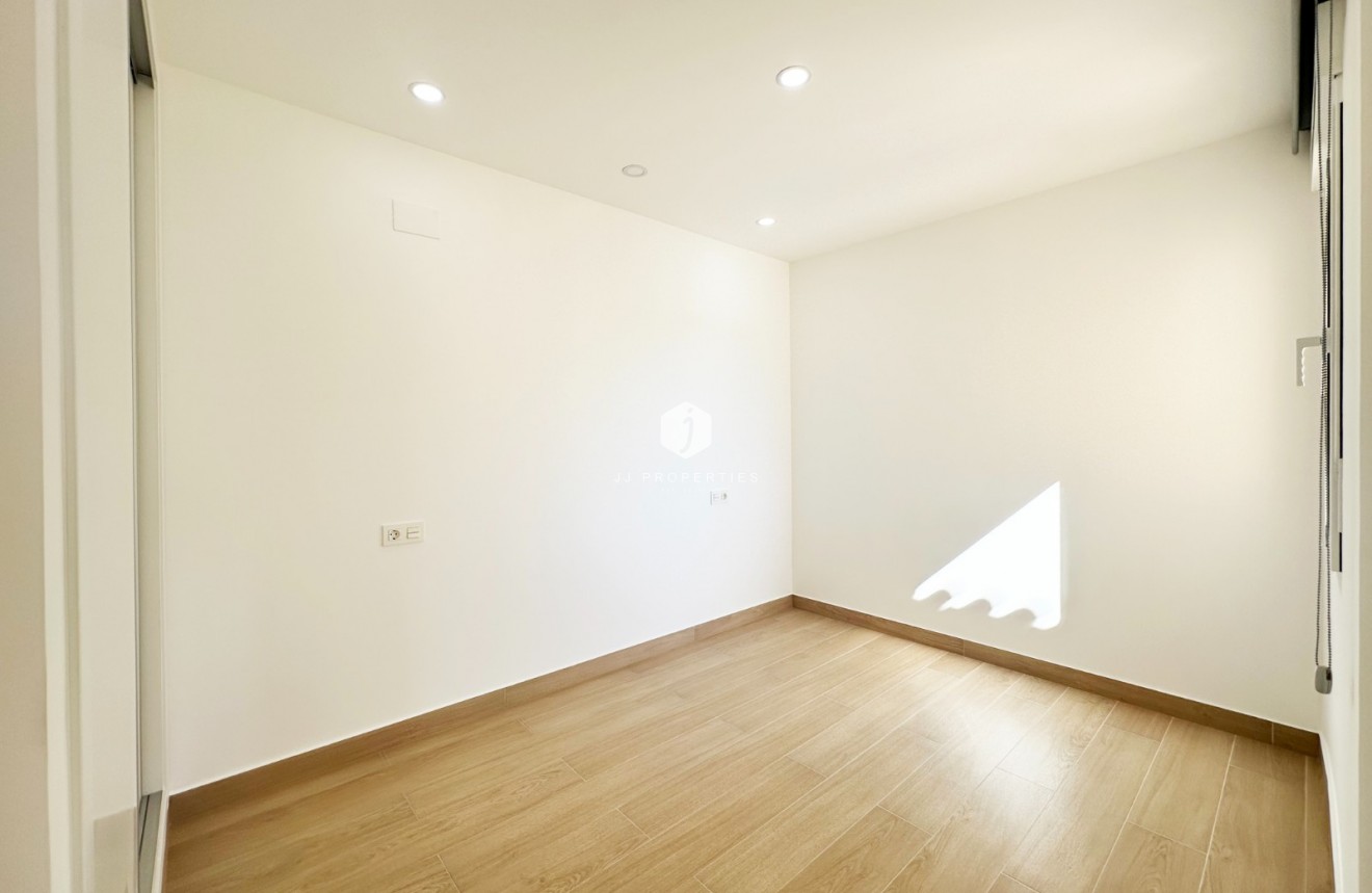 Resale - Apartment / flat -
Orihuela Costa - Costa Blanca