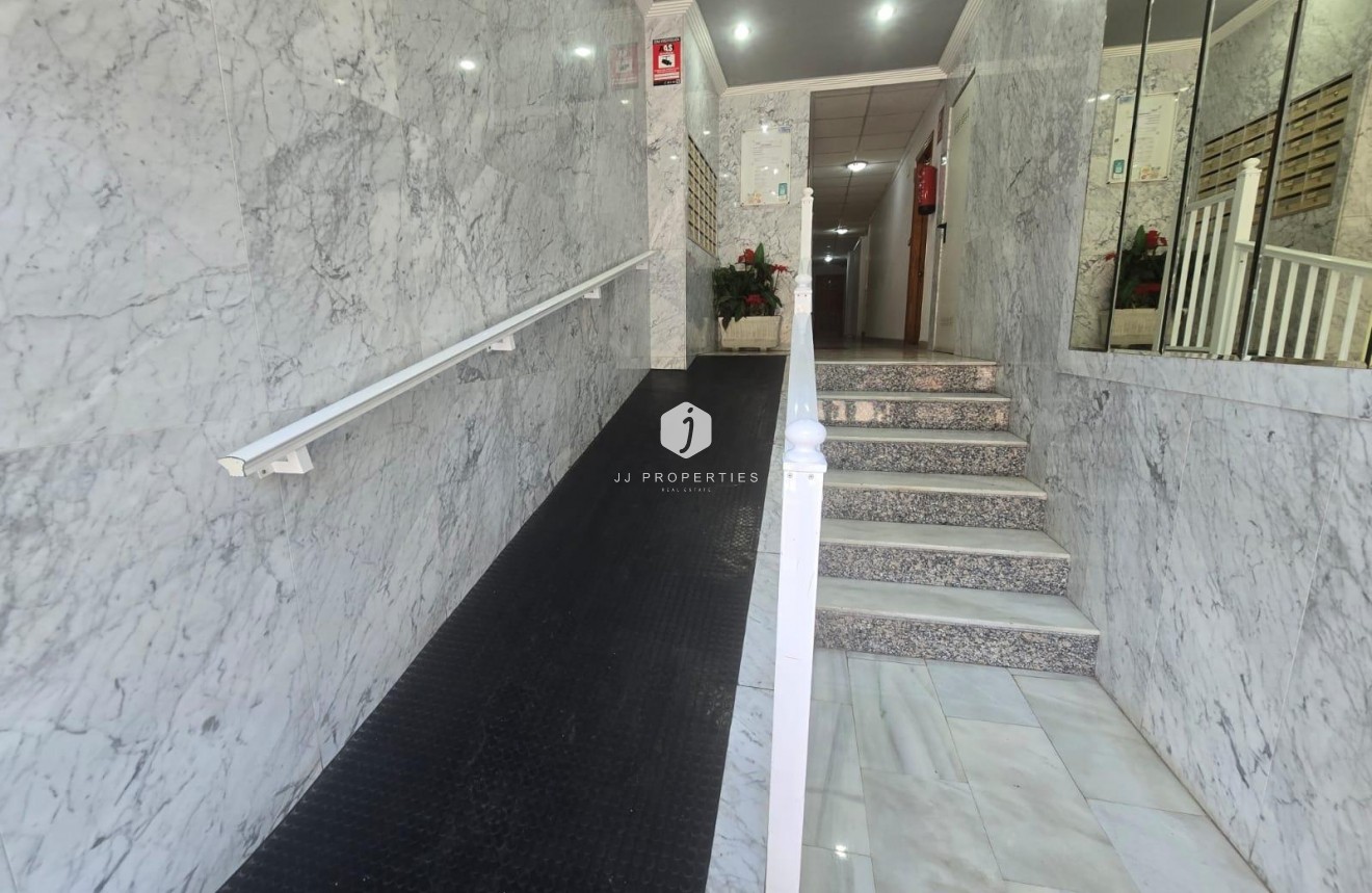 Tweedehands - Appartement / flat -
Torrevieja - Habaneras