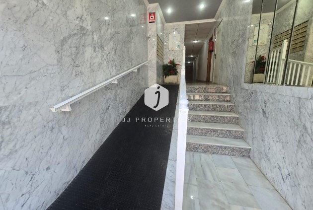 Tweedehands - Appartement / flat -
Torrevieja - Habaneras