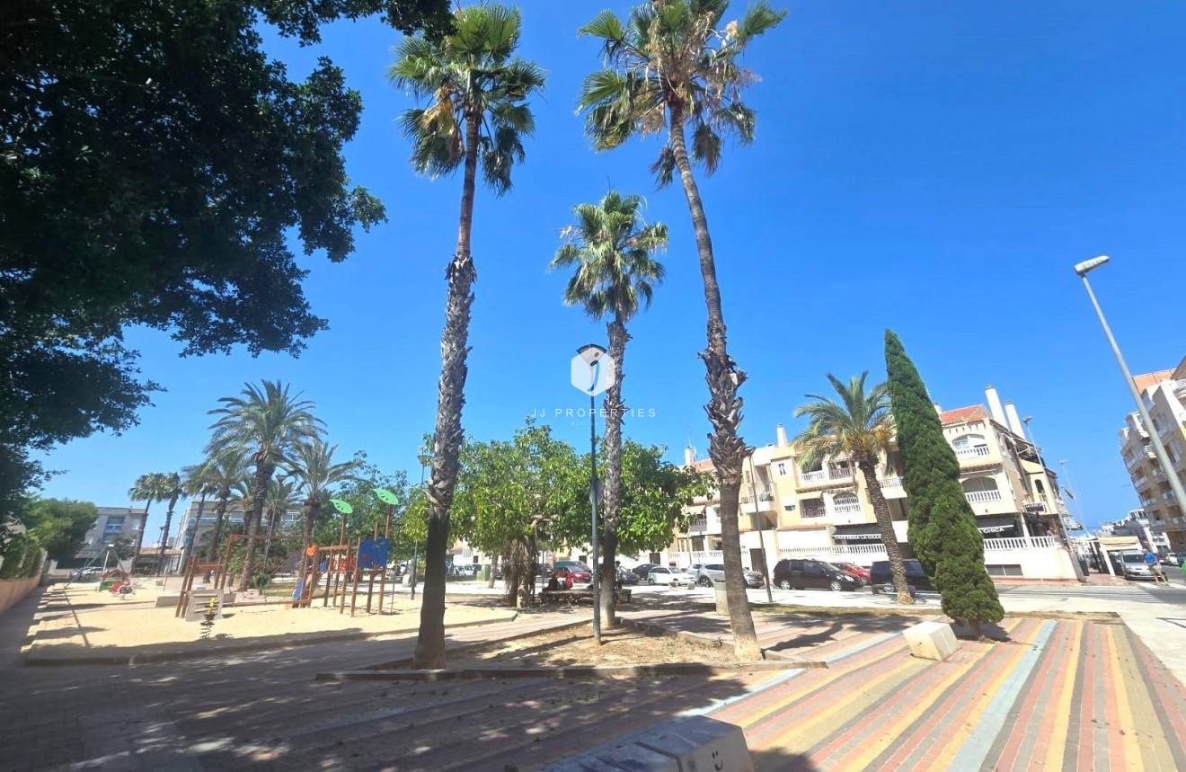 Tweedehands - Appartement / flat -
Torrevieja - Habaneras
