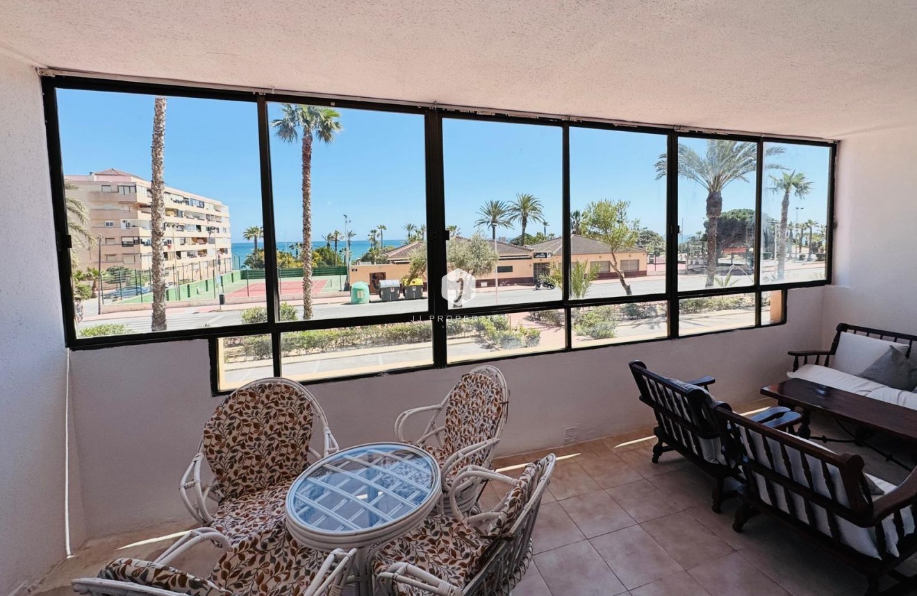 Resale - Apartment / flat -
Torrevieja - Cabo cervera