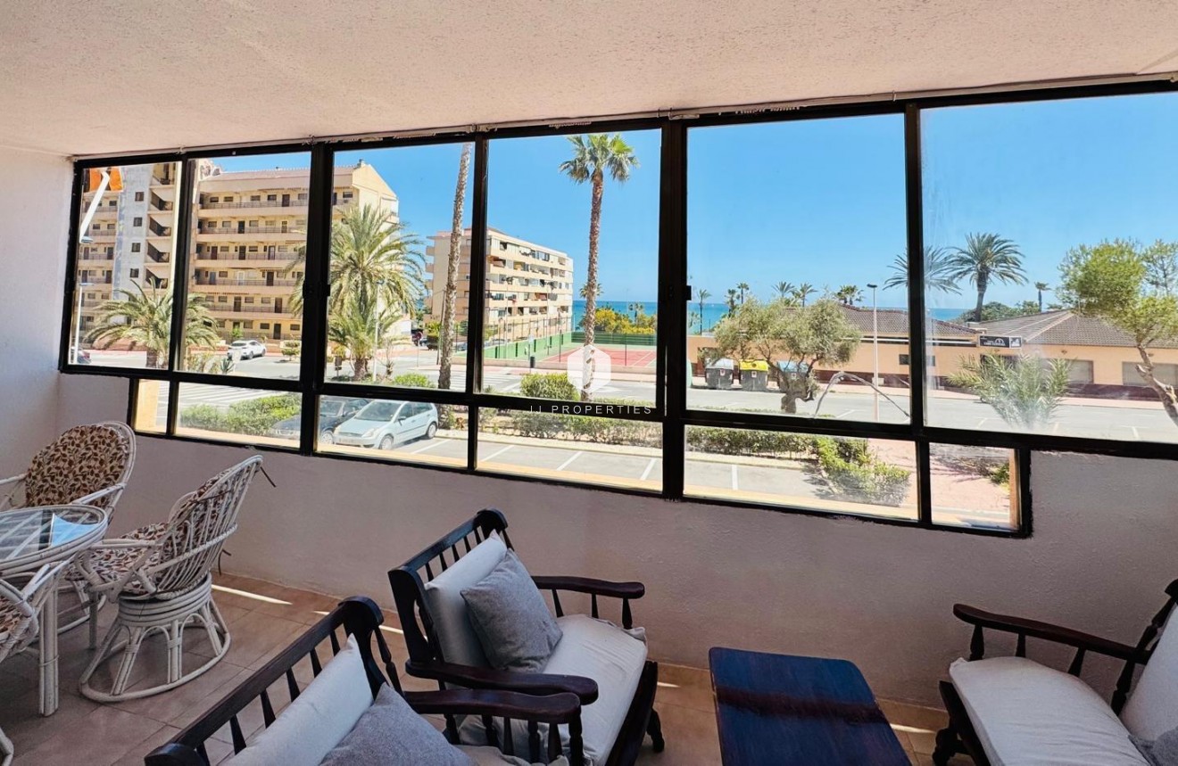 Resale - Apartment / flat -
Torrevieja - Cabo cervera