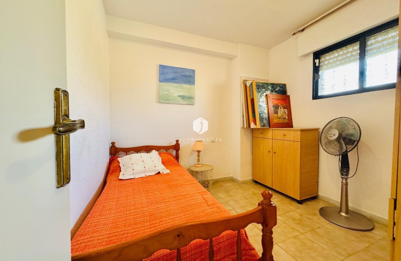 Resale - Apartment / flat -
Torrevieja - Cabo cervera