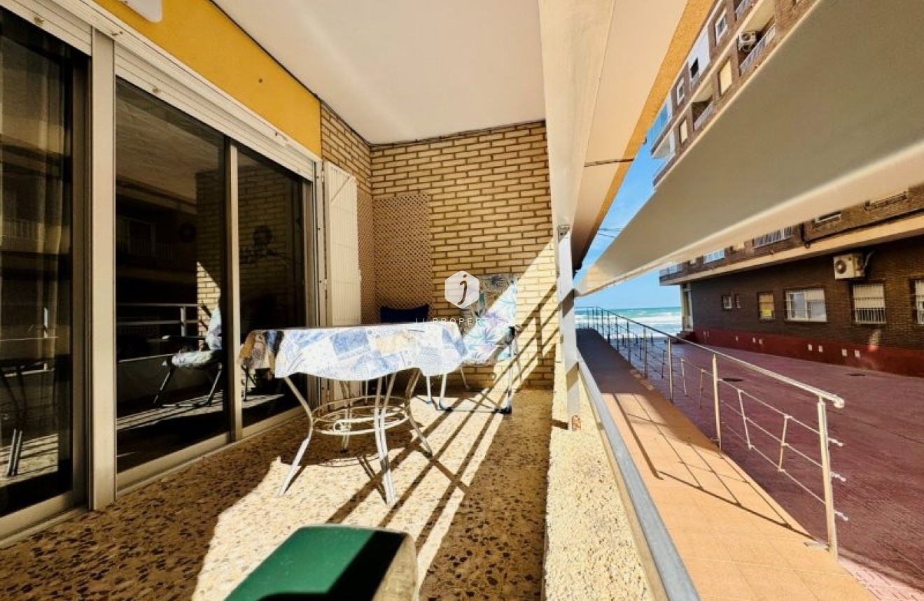Tweedehands - Appartement / flat -
La Mata - Costa Blanca