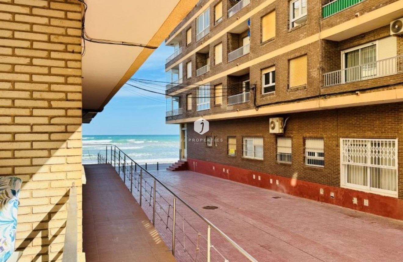 Tweedehands - Appartement / flat -
La Mata - Costa Blanca
