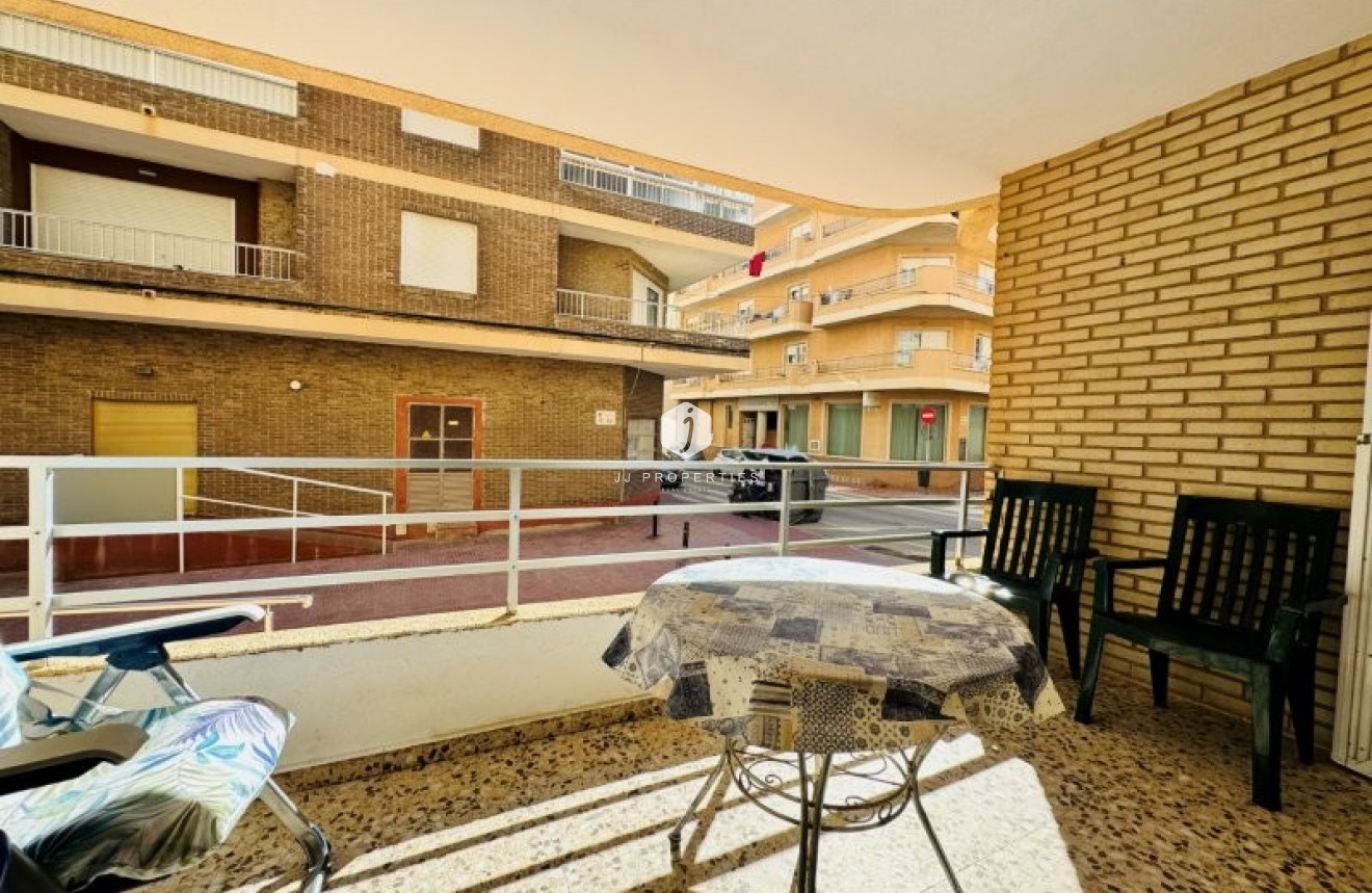 Tweedehands - Appartement / flat -
La Mata - Costa Blanca