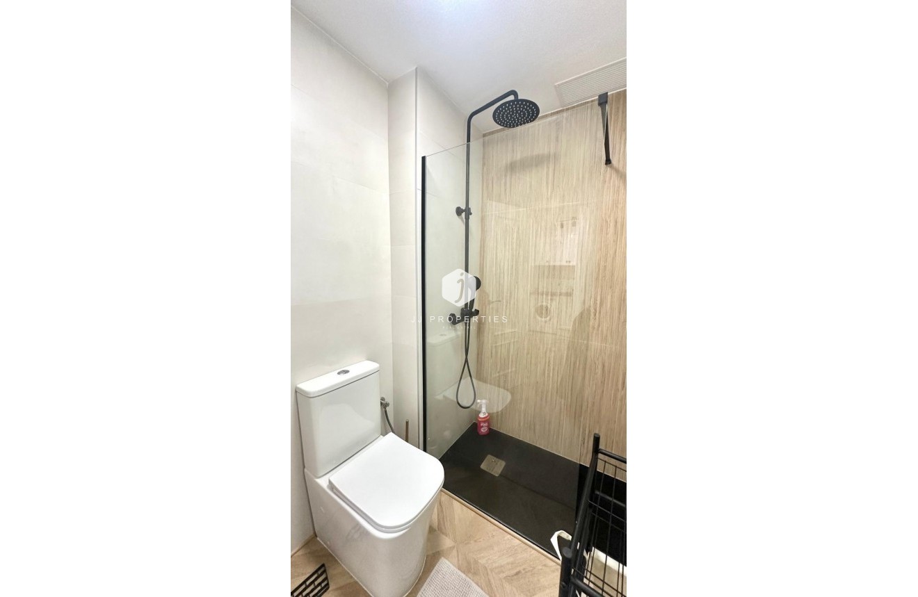 Tweedehands - Appartement / flat -
Torrevieja - Centro