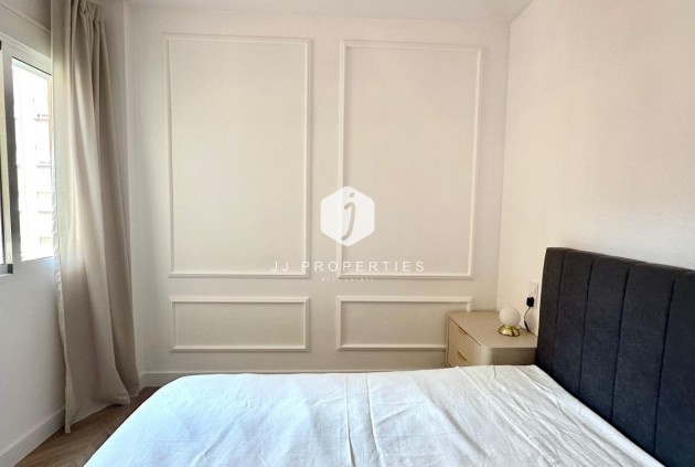 Tweedehands - Appartement / flat -
Torrevieja - Centro