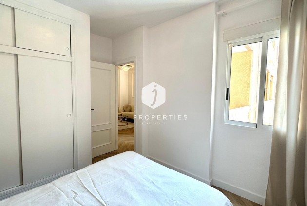 Tweedehands - Appartement / flat -
Torrevieja - Centro