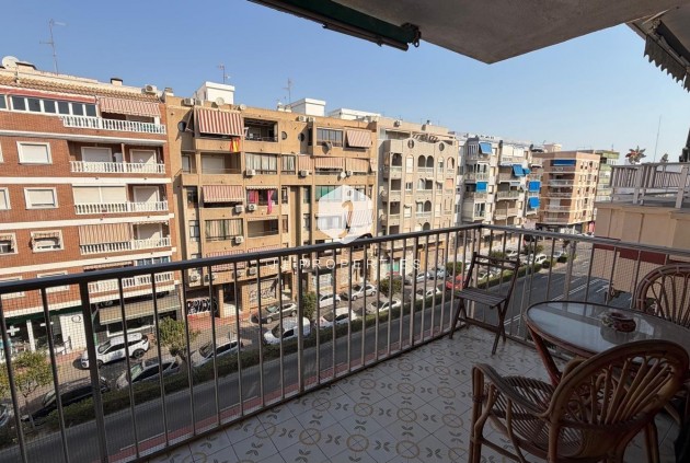 Tweedehands - Appartement / flat -
Torrevieja - Acequion
