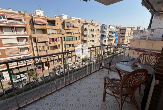 Tweedehands - Appartement / flat -
Torrevieja - Acequion