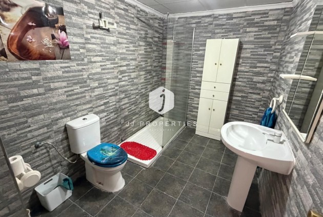 Tweedehands - Appartement / flat -
Torrevieja - Acequion