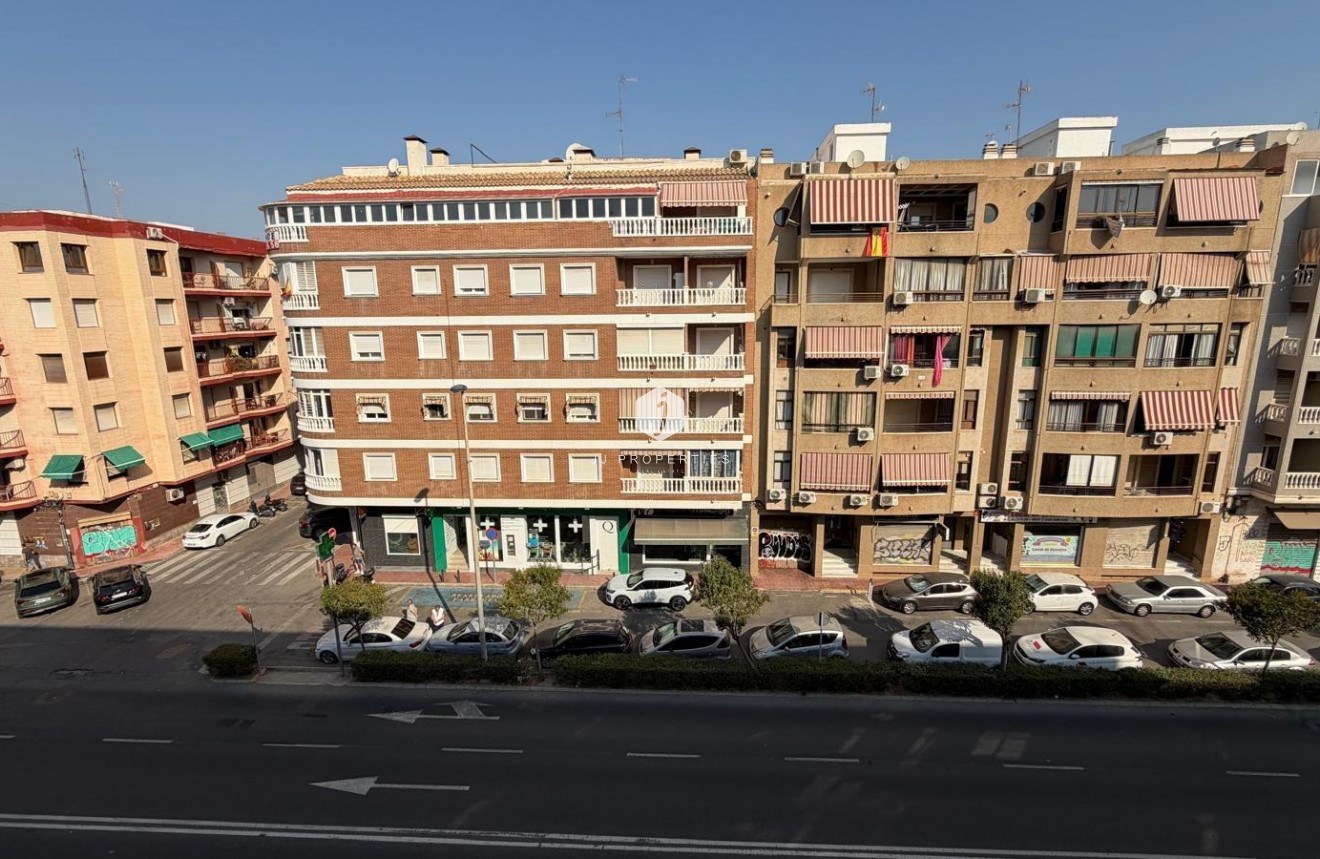 Tweedehands - Appartement / flat -
Torrevieja - Acequion