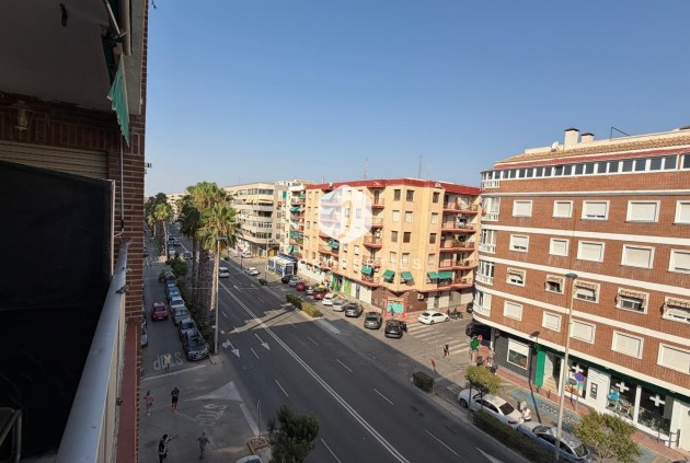 Tweedehands - Appartement / flat -
Torrevieja - Acequion