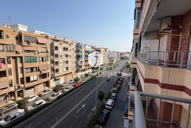 Tweedehands - Appartement / flat -
Torrevieja - Acequion
