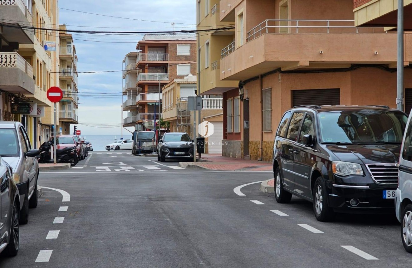 Aus zweiter Hand - Wohnung -
Torrevieja - Playa de los Naufragos