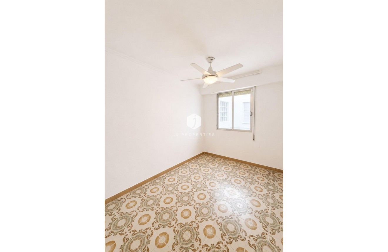 Resale - Apartment / flat -
Torrevieja - Playa del Cura