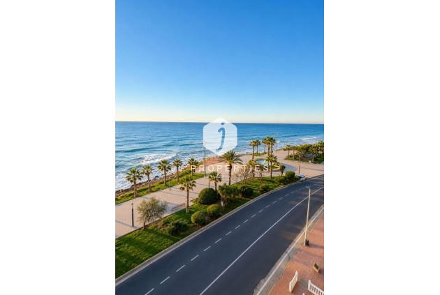 Resale - Apartment / flat -
Torrevieja - Playa del Cura
