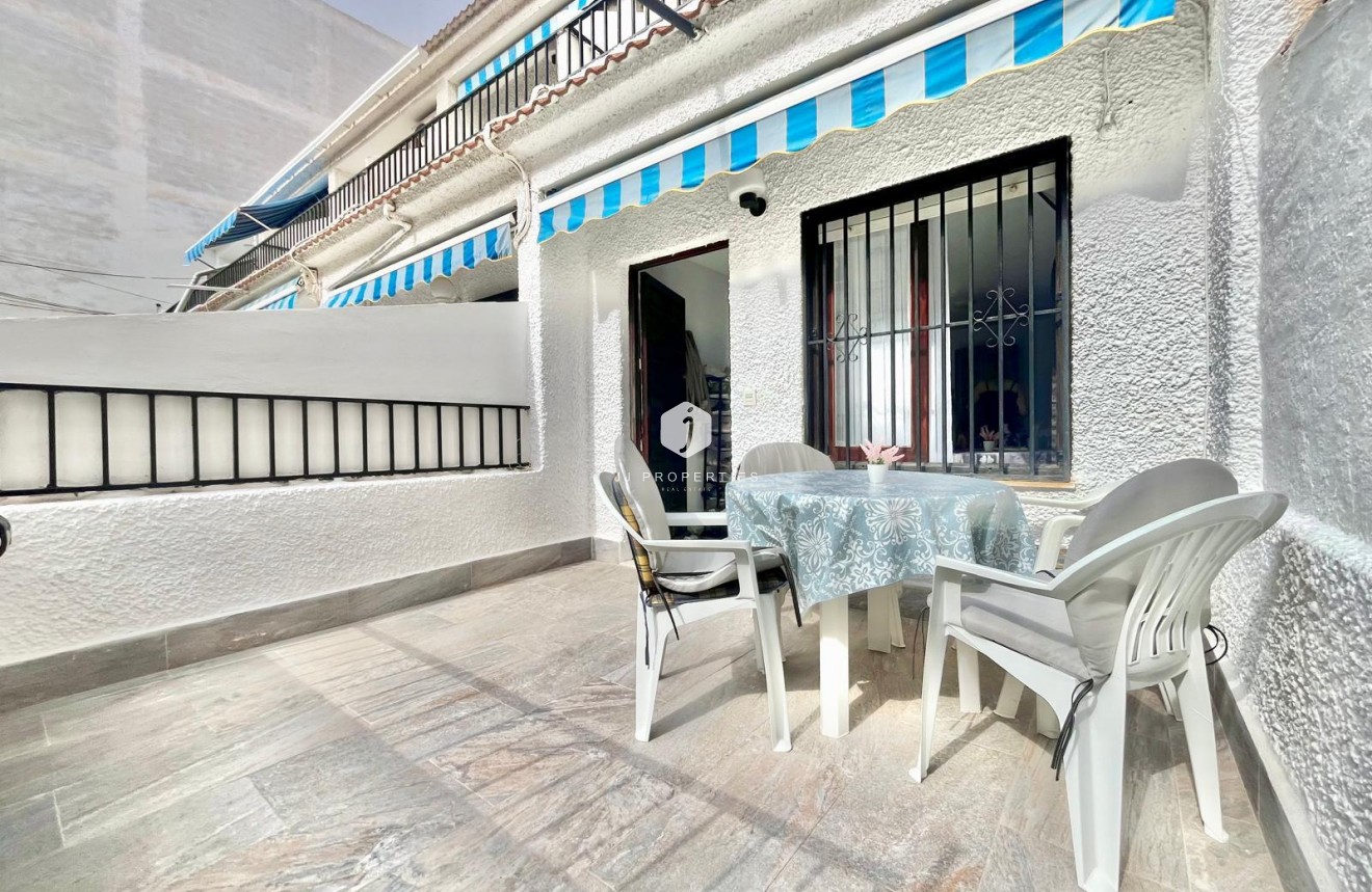 Aus zweiter Hand - Wohnung -
Torrevieja - Playa de los Locos