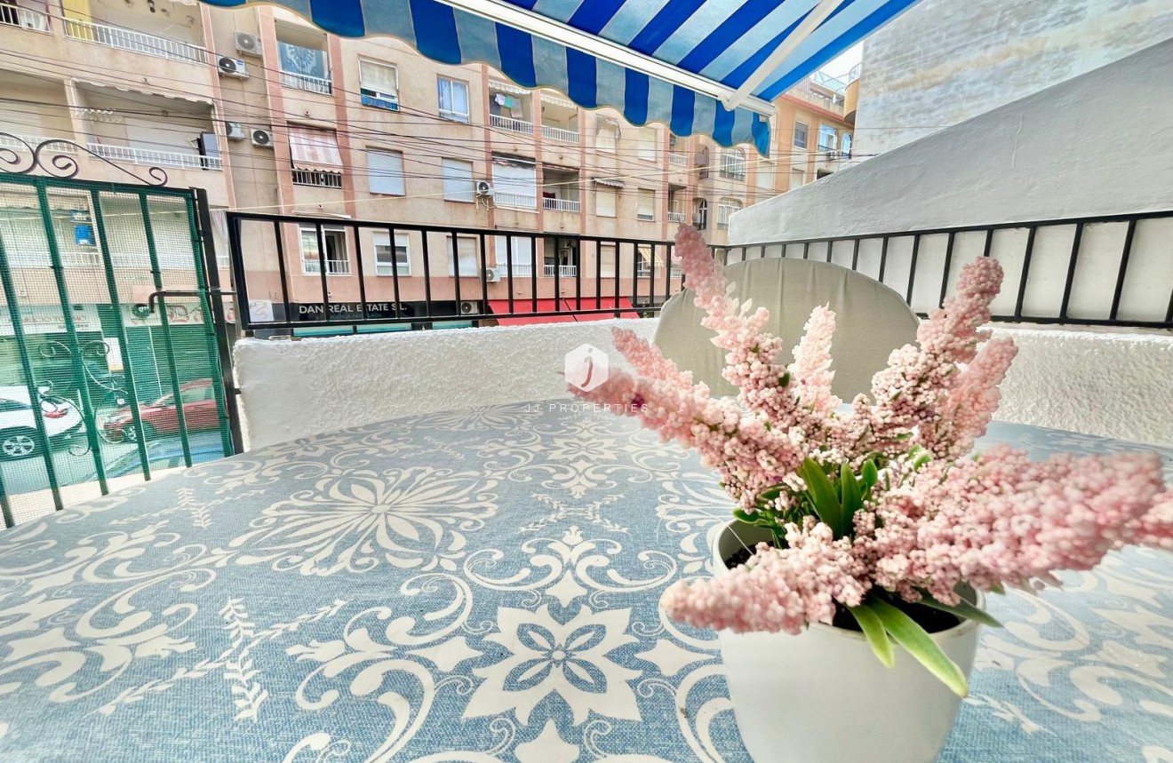 Aus zweiter Hand - Wohnung -
Torrevieja - Playa de los Locos