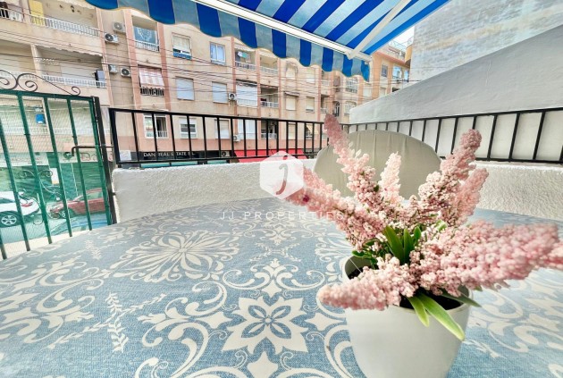 Aus zweiter Hand - Wohnung -
Torrevieja - Playa de los Locos