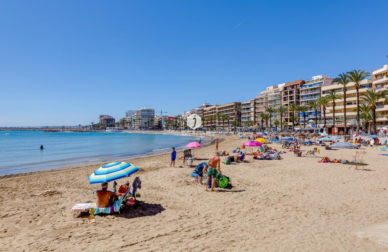 Aus zweiter Hand - Wohnung -
Torrevieja - Playa de los Locos