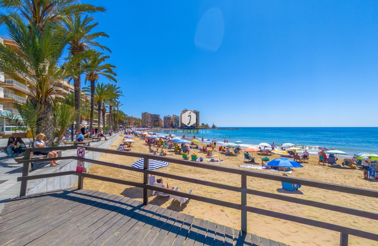 Aus zweiter Hand - Wohnung -
Torrevieja - Playa de los Locos