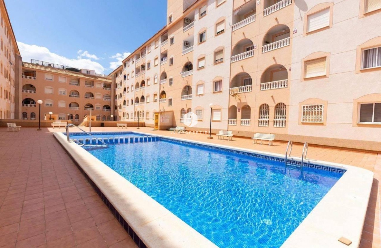 Resale - Apartment / flat -
Torrevieja - Playa del Cura