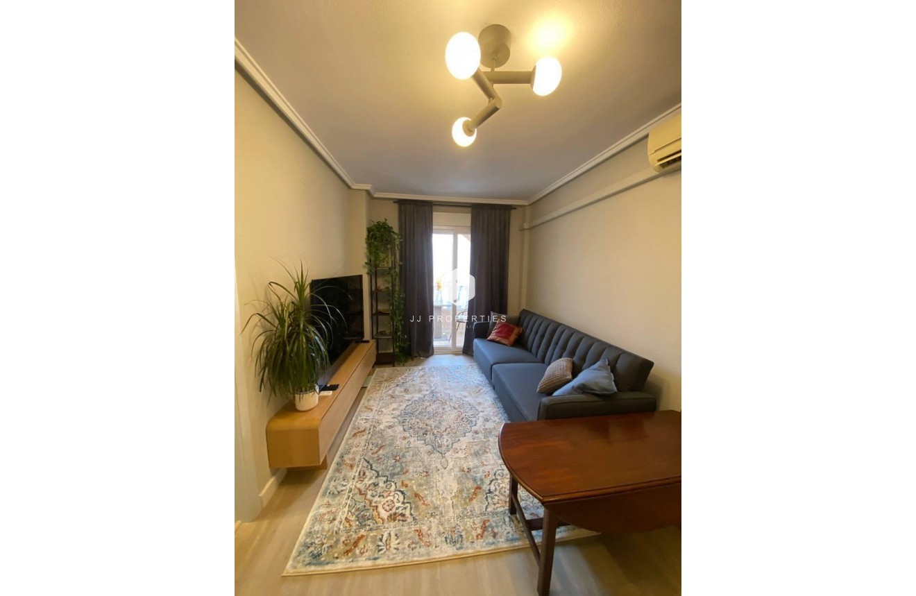 Resale - Apartment / flat -
Torrevieja - Playa del Cura