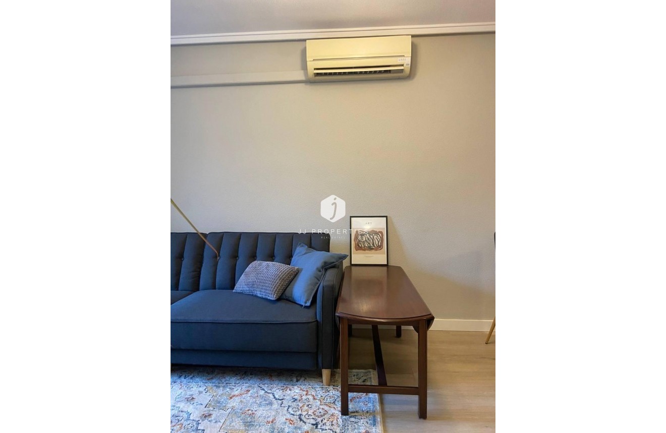 Resale - Apartment / flat -
Torrevieja - Playa del Cura