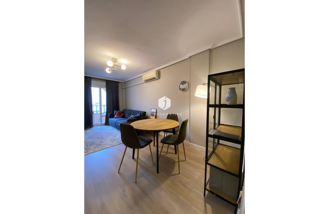 Resale - Apartment / flat -
Torrevieja - Playa del Cura