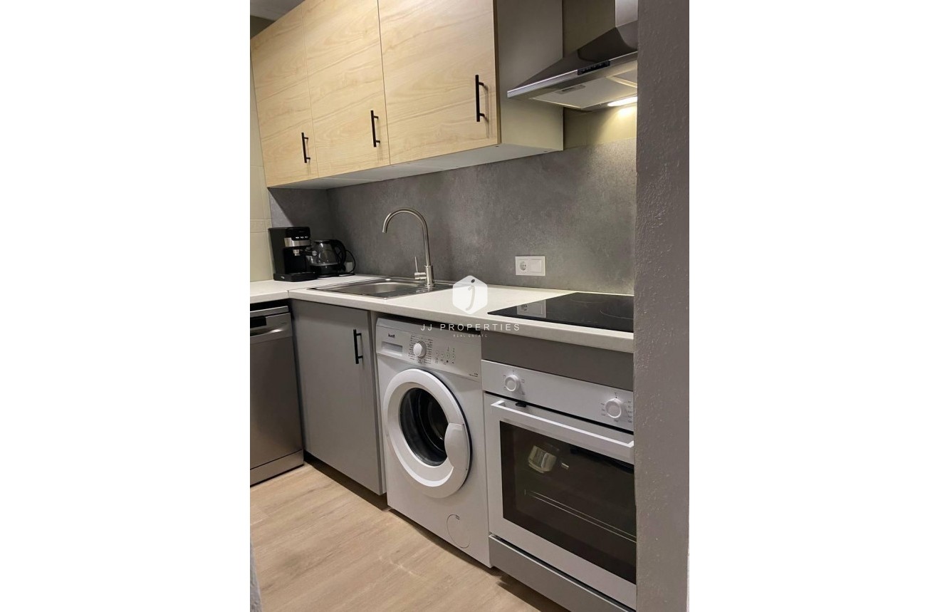 Resale - Apartment / flat -
Torrevieja - Playa del Cura