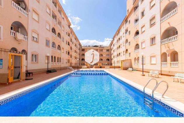 Resale - Apartment / flat -
Torrevieja - Playa del Cura