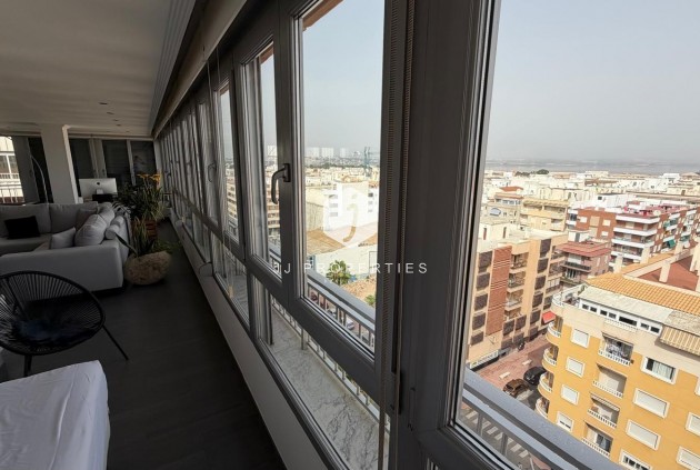 Resale - Apartment / flat -
Torrevieja - Acequion