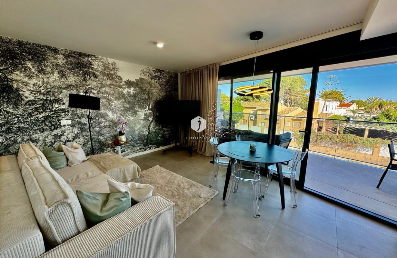 Resale - Apartment / flat -
Dehesa de Campoamor - Costa Blanca